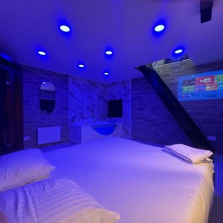 Maison Appartement Triplex Avec Jacuzzi Et Sauna Saint-Etienne  Buitenkant foto
