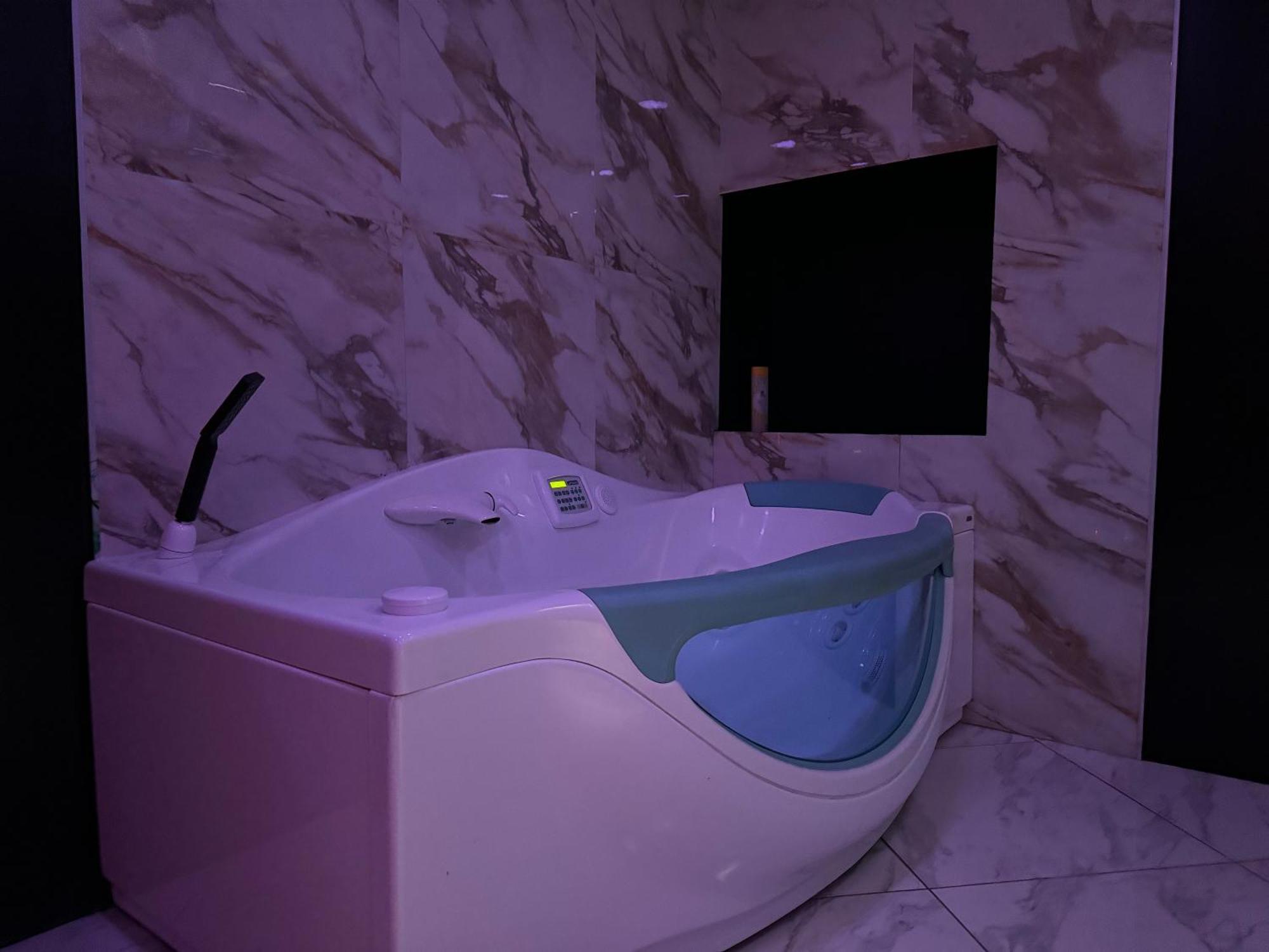 Maison Appartement Triplex Avec Jacuzzi Et Sauna Saint-Etienne  Buitenkant foto